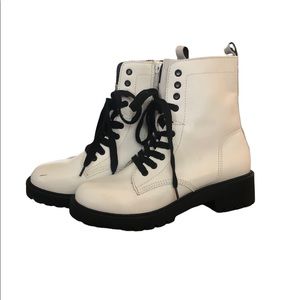 NEW Steve Madden Guided Fashion White Combat Boots In Size 7.5